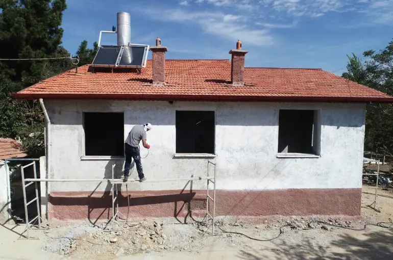 Başkan Kavuş, Evi Yanan Ayşe Teyzeye Sahip Çıktı