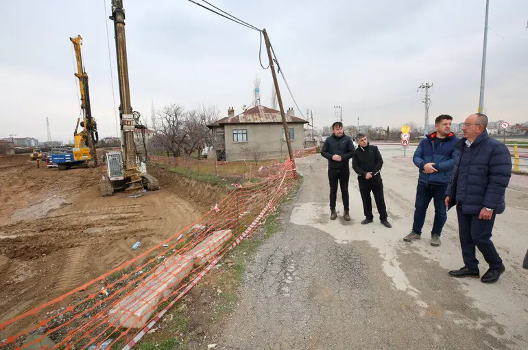 BAŞKAN KAVUŞ, MERAM’IN YENİ CADDELERİ VE TAŞKÖPRÜ ALTGEÇİDİNDE İNCELEMELERDE BULUNDU