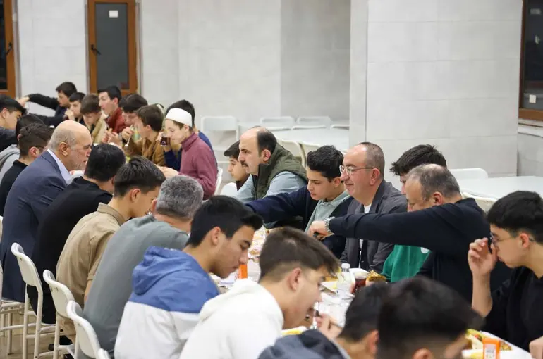 Başkanlar, Hafız Adaylarıyla Sahur Sofrasında Buluştu!