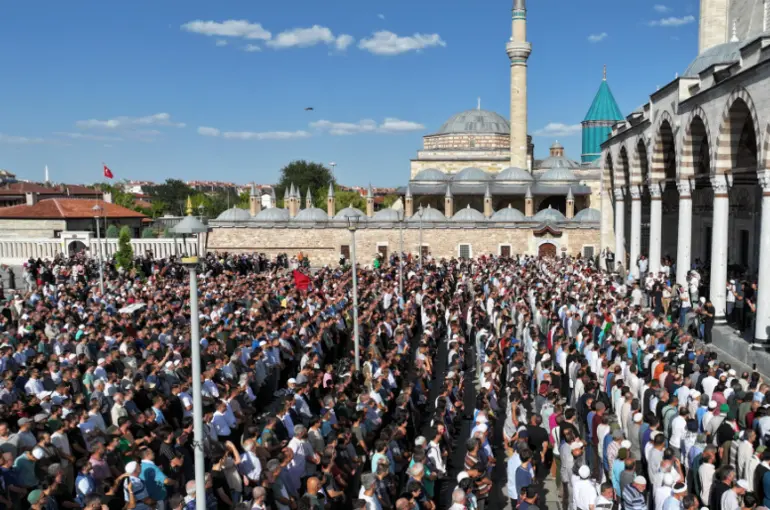 Binlerce Konyalı Şehit İsmail Heniyye İçin Gıyabi Cenaze Namazında Buluştu
