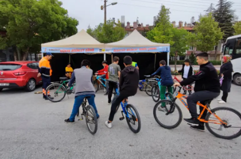 Bisiklet Tamir Çadırları Konyalıların Hizmetinde