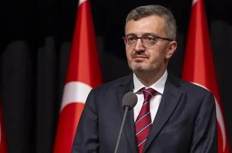 Burhanettin Duran: NATO Zirvesi'nde İttifakın Geleceği Masaya Yatırılacak