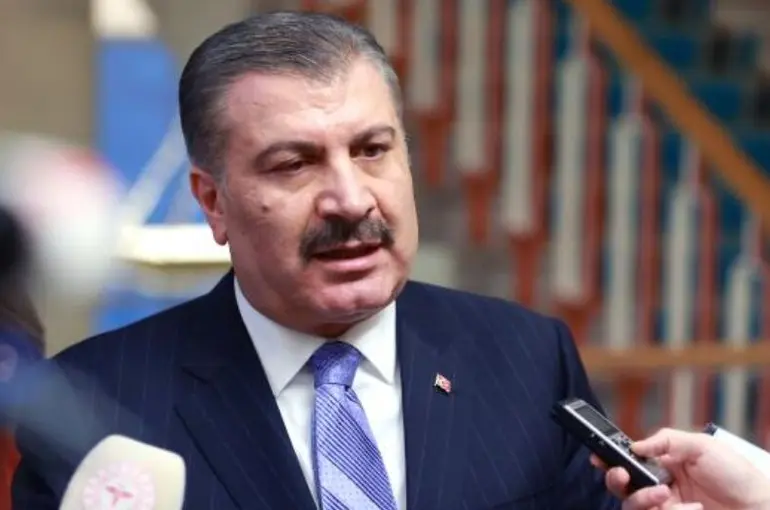 Cinsiyet değiştirme' ve 'Malzeme krizi' iddiaları! Bakan Koca: Buna asla müsaade etmeyiz