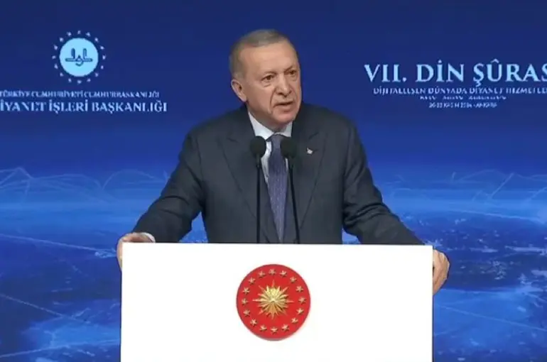 Cumhurbaşkanı Erdoğan: Dijital Dünya Tüm Değerleri Tahrip Ediyor!