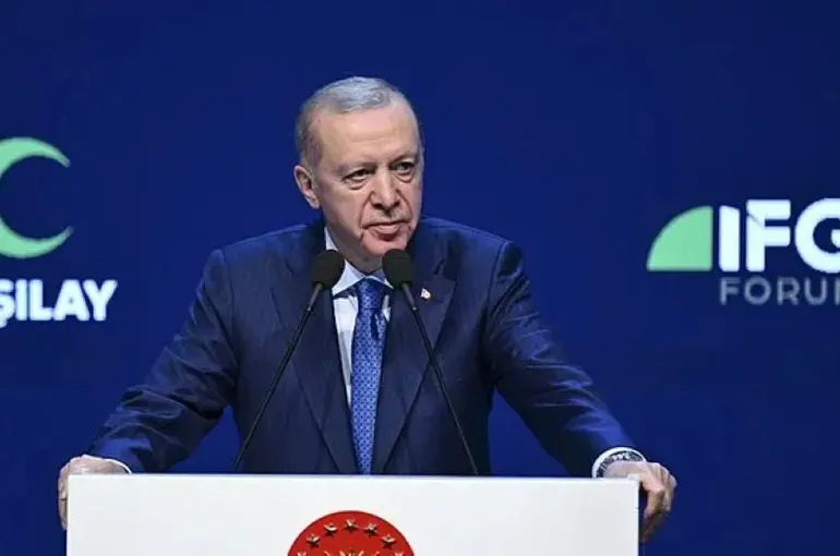 Cumhurbaşkanı Erdoğan'dan Önemli Uyarı! Sosyal Medya Toplum Yapısını Hedef Alıyor!