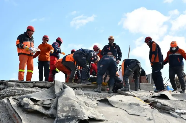 Deprem bölgesinde son durum! Kurtarma haberleri umutları tazeledi