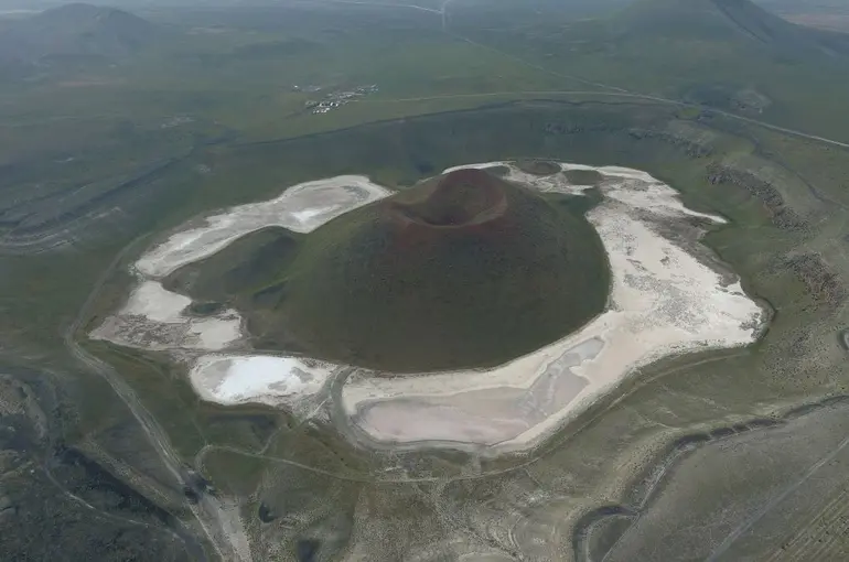 Dünya'nın Nazar Boncuğu 'Meke Gölü' Konya'da yeniden Canlanıyor!