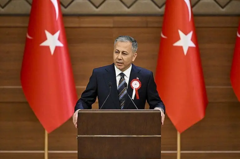 Düzensiz göçle mücadele kritik adım! Bakan Yerlikaya o tarihi işaret etti! : 4 ilde daha başlıyor