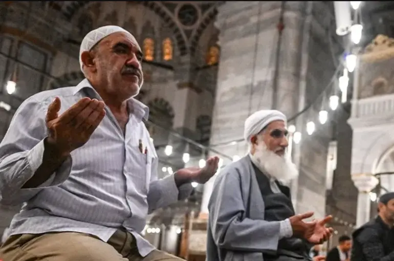 Eller semaya Filistin halkı için açıldı! 81 ilde Gazze için dualar edildi