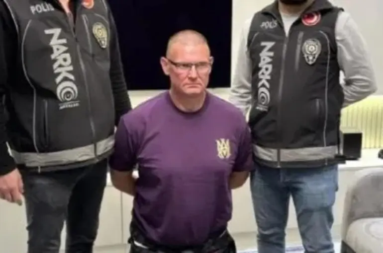 Emniyet'ten 2 ilde nefes kesen operasyon! Avrupa’nın uyuşturucu baronu Antalya'da yakalandı!