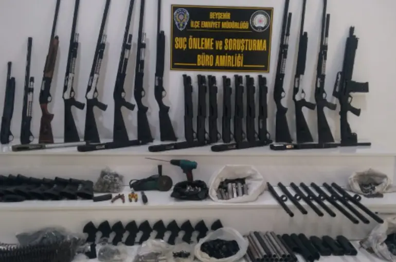 Evi Silah Fabrikasına Çevirmişler