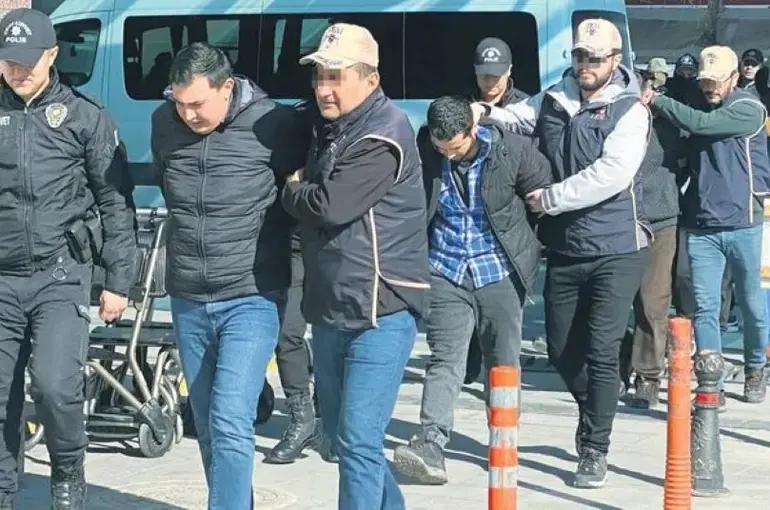 Fetö’ye Konya Merkezli Darbe! 20 Gözaltı, 43 Yeni İsim Deşifre Edildi!