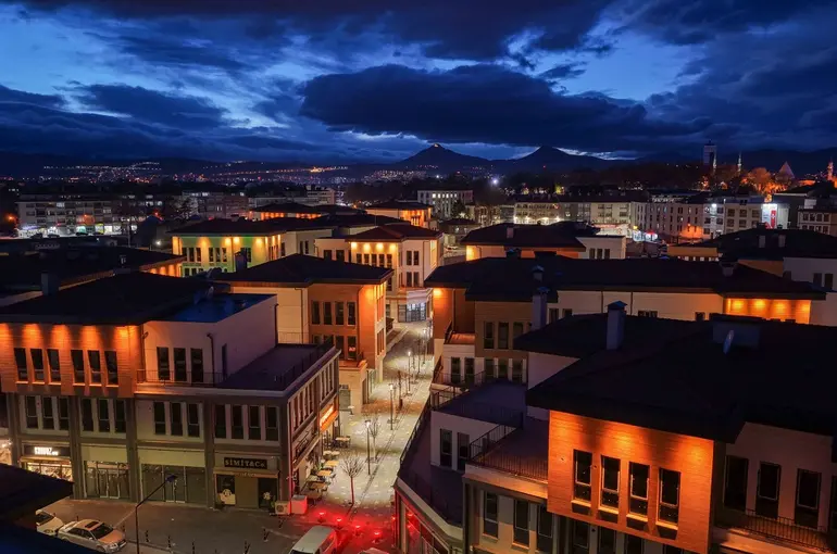 Güneşle Aydınlanan Tarih: Suriçi Çarşısı’nda Yeşil Dönüşüm Hamlesi