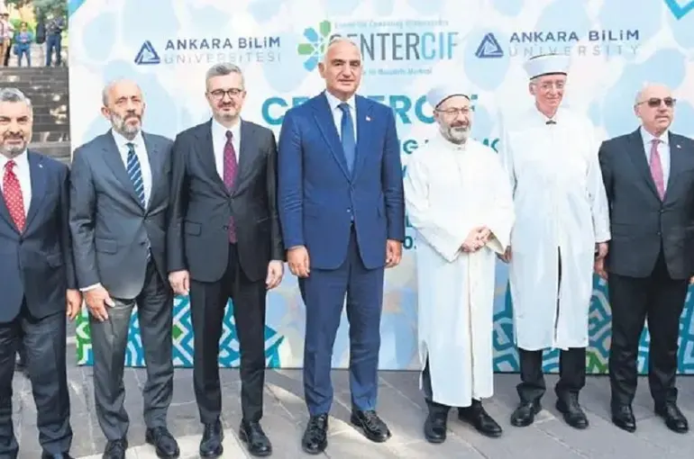 İslamofobiyle Mücadelede Yeni Dönem: Türkiye’de İlk Araştırma Enstitüsü Açıldı