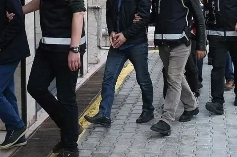 İstanbul Merkezli 36 İlde TSK’daki FETÖ Operasyonu! 61 kişiye Tutuklama!