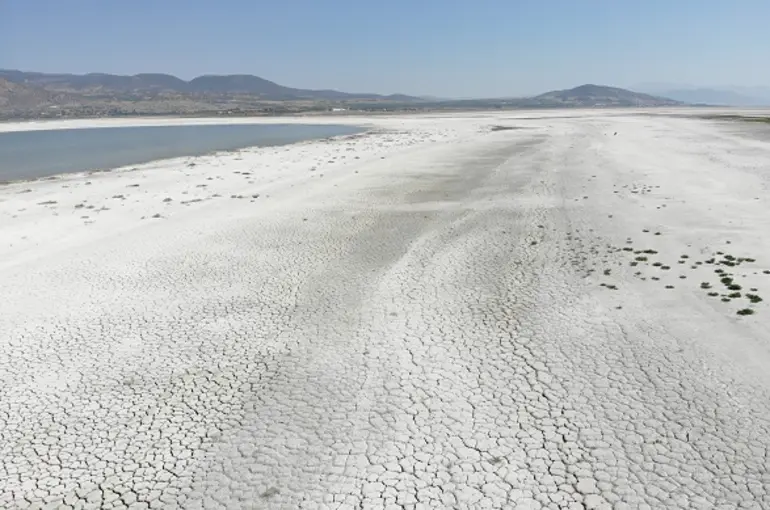 İşte Burdur Gölü'nün son hali! Elli yılda üçte biri yok oldu