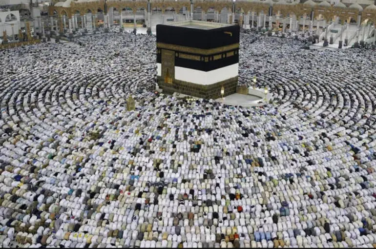 Kabe'de Ramazanın ilk 10 günü 9 milyonun üzerinde Müslüman ibadet etti