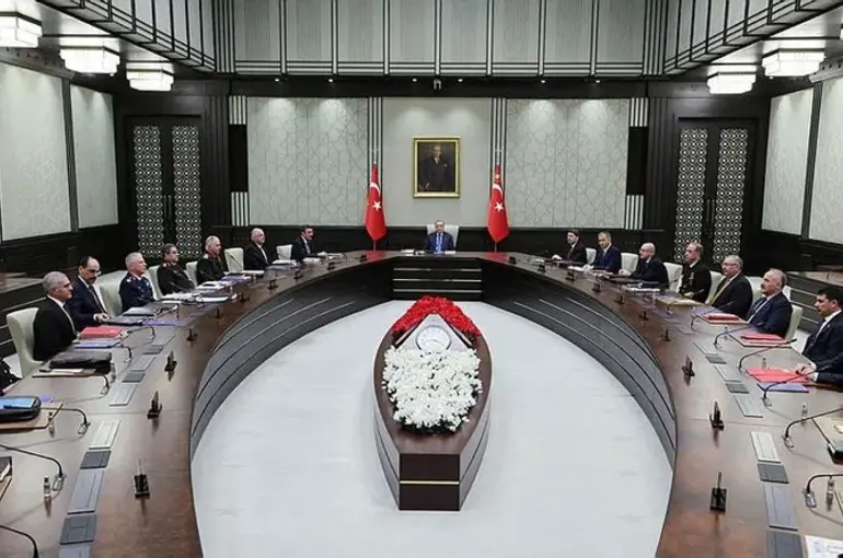 Kabine toplanıyor gündem başlıkları: Ekonomi, seçim sonuçları ve olası Irak harekatı!