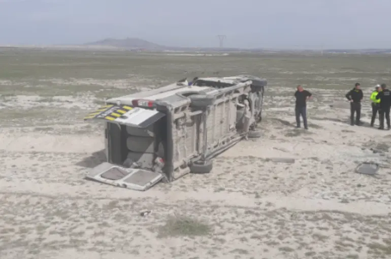 Karapınar'da öğrenci servisi kaza yaptı! 11 öğrenci yaralandı