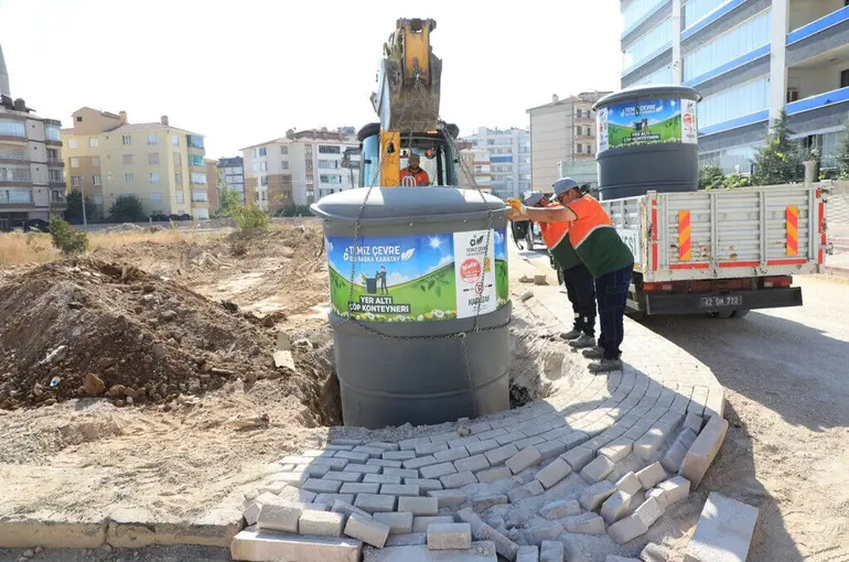 Karatay Belediyesi, 200 Adet Yeraltı Çöp Konteynerinin Daha Kurulumunu Yaptı