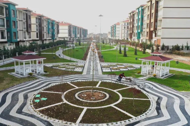 KARATAY BELEDİYESİ İLÇEYİ YENİ PARK VE YEŞİL KUŞAKLARLA DONATIYOR