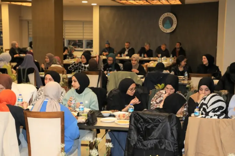 Karatay Kent Konseyi Gençlik Meclisi, Öğrencileri İftarda Buluşturmaya Devam Ediyor