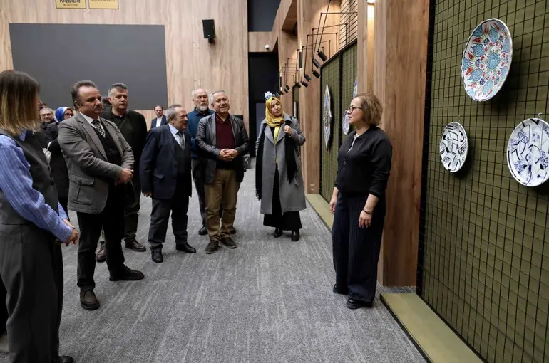 Karatay Kültür Merkezi’nde Geleneksel Çini Sanatı Rüzgârı