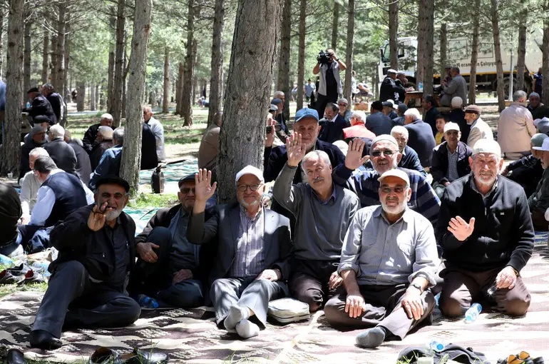 Karataylı Emekliler Piknikte Buluştu