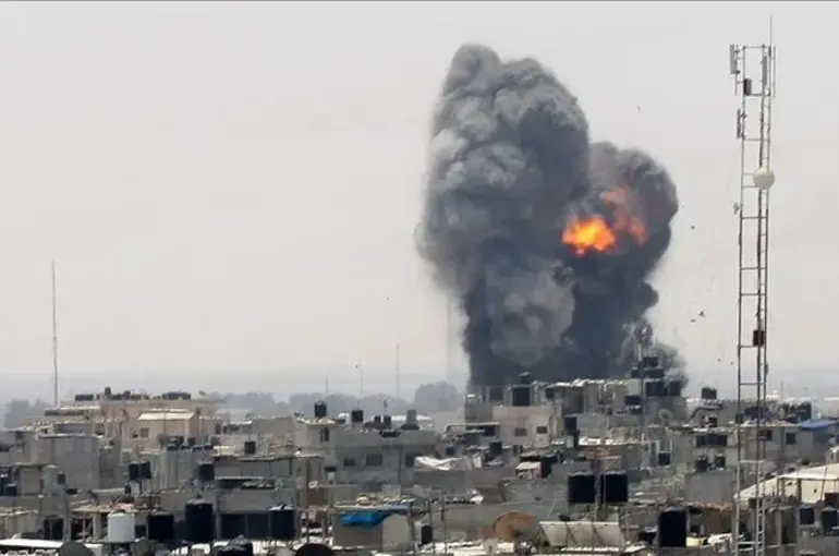 Katil İsrail Gazze'de yoğun bombardıman yapıyor! Çok sayıda çocuk katledildi! Dünya sessiz