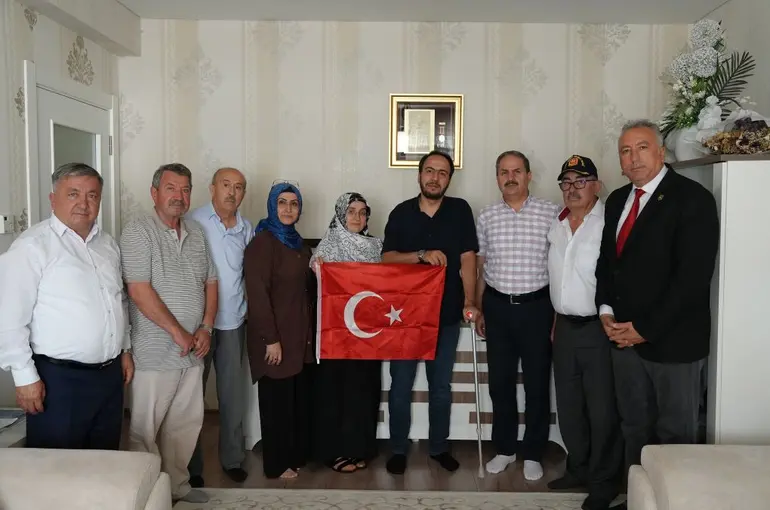 Konya Büyükşehir 15 Temmuz Gazilerini Evlerinde Ziyaret Etti!