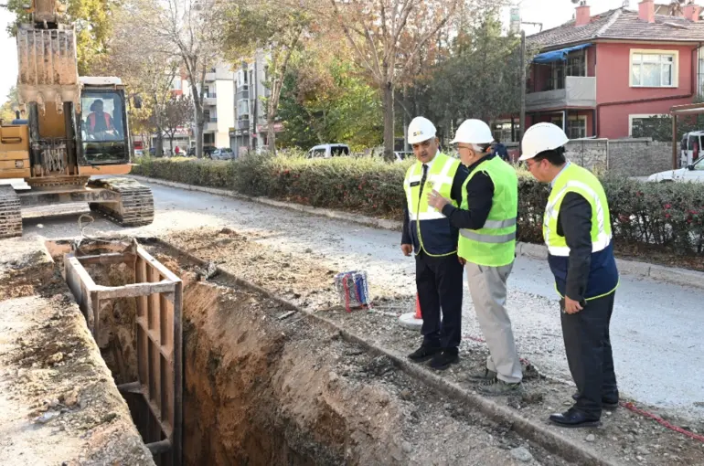 Konya Büyükşehir Ahmet Özcan Caddesi’nde Altyapıyı Yeniliyor!