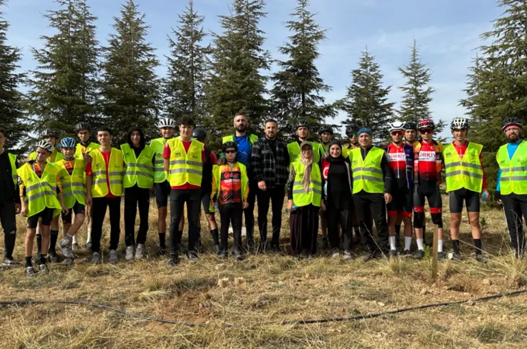 Konya Büyükşehir Bisikletseverleri “Geleceğe Nefes” İçin Buluşturdu 