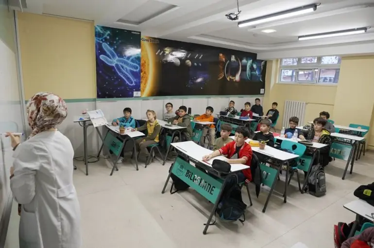 Konya Büyükşehir, LİMA ve Bilgehanelerle Öğrencilerin Yanında!