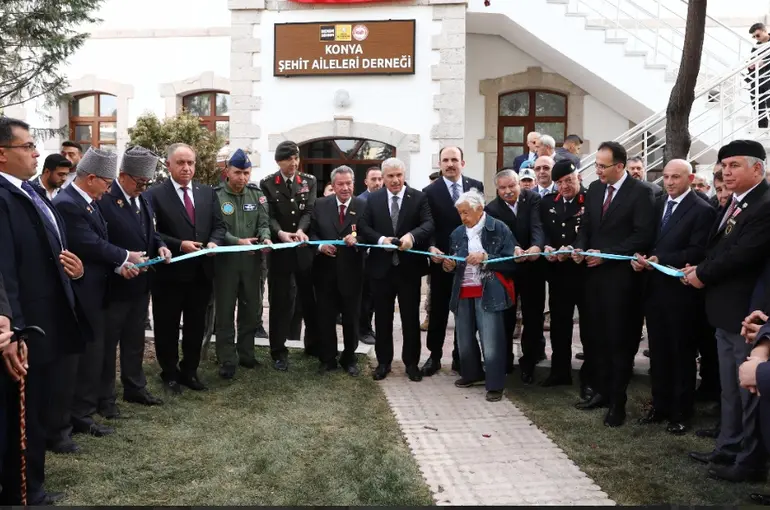 Konya Büyükşehir, Şehit Aileleri Derneği Binasını Yenileyerek Hizmete Açtı