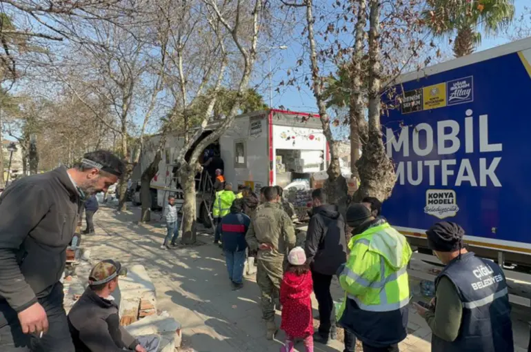 Konya Büyükşehir Tüm İmkanlarıyla Deprem Bölgesinde