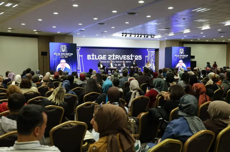 Konya Büyükşehir “Uluslararası BİLİMUM Geleceğin Eğitimi Zirvesi”ne Ev Sahipliği Yaptı