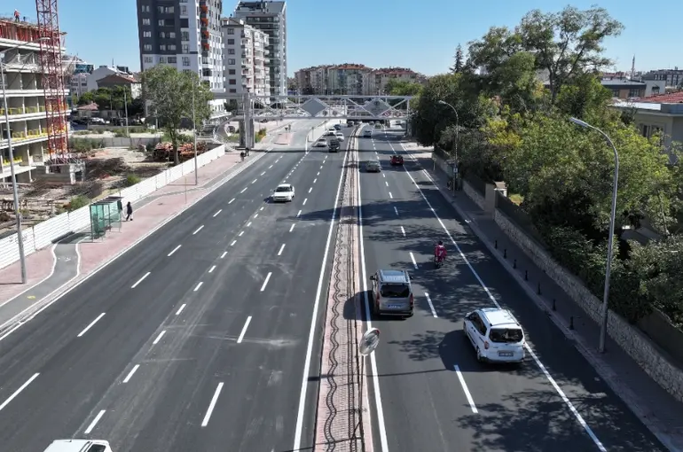 Konya Büyükşehir, Vatan Caddesi Köprülü Kavşağı’nda Yol Kalitesini Yükseltti