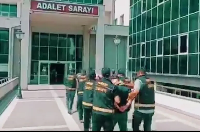 Konya dahil 42️ İlde “NARKOÇELİK-37” operasyonu! 2️2️7️ Zehir Taciri yakalandı!