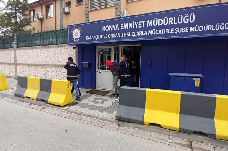 Konya Emniyeti bir çeteyi daha çökertti