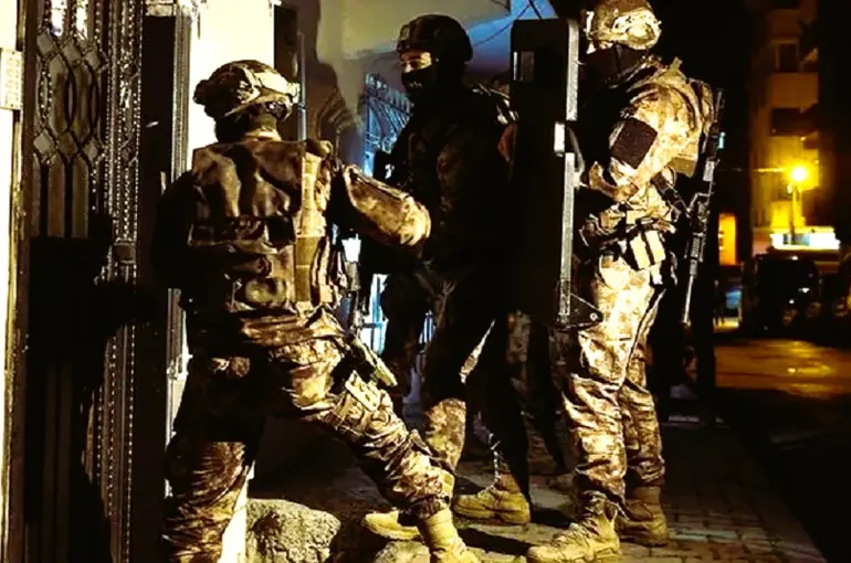 Konya Merkezli 7 ilde FETÖ’ye mahrem operasyonu! 6 gözaltı!