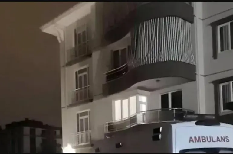 Konya’da 3. kattan düşen 4 yaşındaki Ecrin hayatını kaybetti!