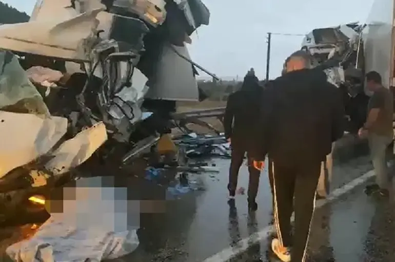 Konya'da Aynı Yolda 2 Farklı Kaza: 3 Kişi Öldü, 3 Kişi Yaralandı