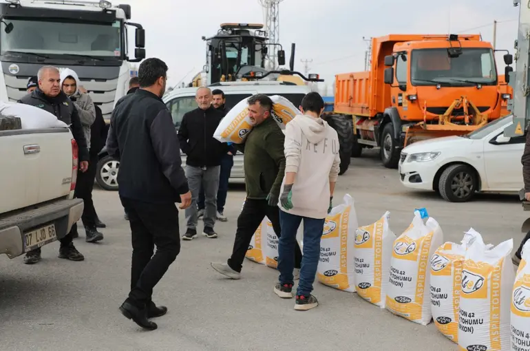 Konya’da Çiftçiye Aspir Tohumu Desteği