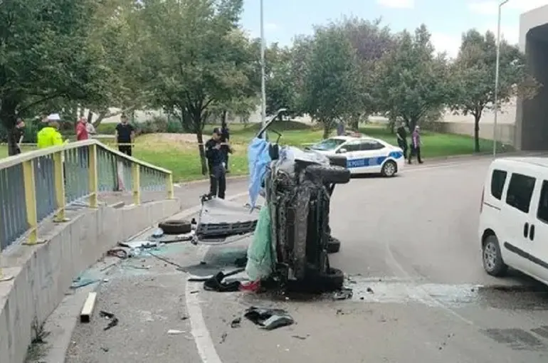 Konya’da Feci Kaza! Otomobil Üst Geçitten Düştü! 1 Kişi Öldü!
