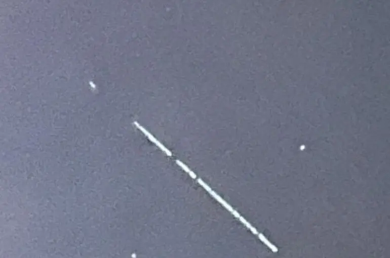 KONYA'DA GÖKYÜZÜNDE GÖRÜLEN IŞIKLI CİSİMLER MERAK UYANDIRDI