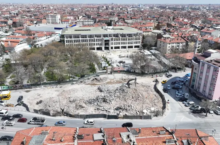 Konya’da Kentsel Dönüşüm Hamlesi: Beşyol Kavşağı’nda Yıkım Süreci Tamamlandı
