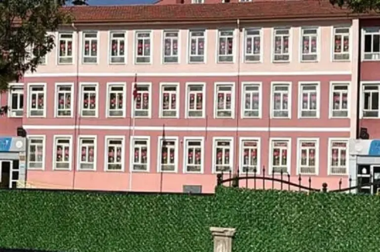 Konya’da Okulda Şiddet Skandalı: 8 Yaşındaki Öğrenciye Veli Saldırısı