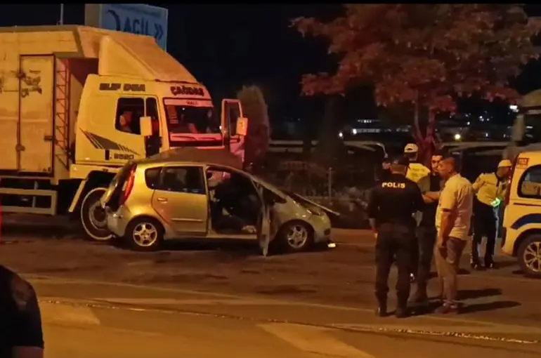 Konya'da Tır İle Otomobil Çarpıştı!1 Kişi Öldü!