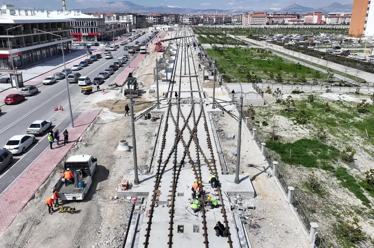 Konya’da Ulaşımda Dev Adım: Stadyum-Şehir Hastanesi Tramvay Hattında Çalışmalar Hız Kesmeden Sürüyor