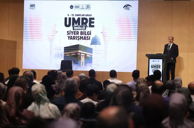 Konya'da Umre Ödüllü Siyer Yarışması Kazananları Kutsal Topraklara Uğurlanıyor